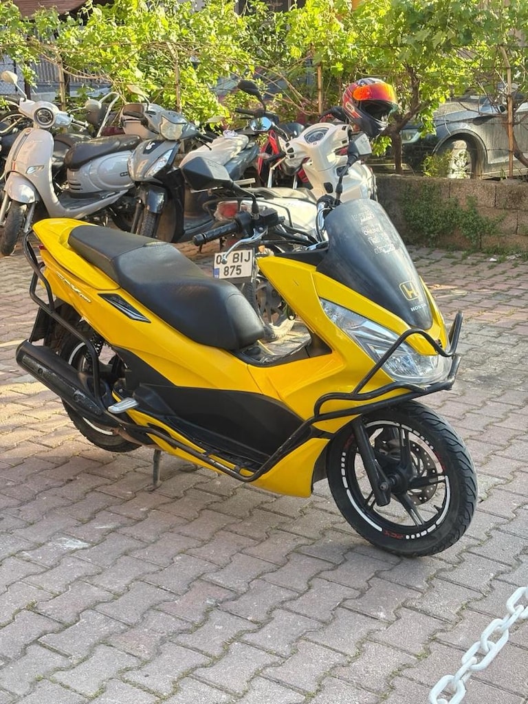 Honda pcx 2016 model