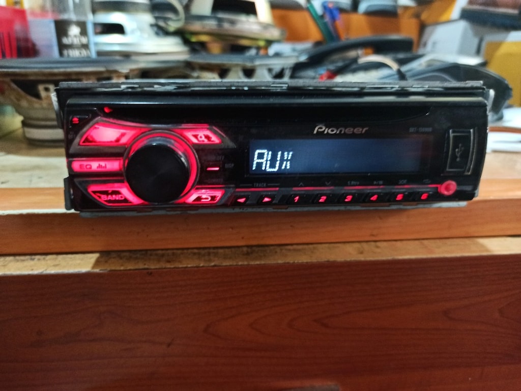 Pioneer USB AUX RADYO CD tek anfi çıkışli oto teyp sorunsuz - 2