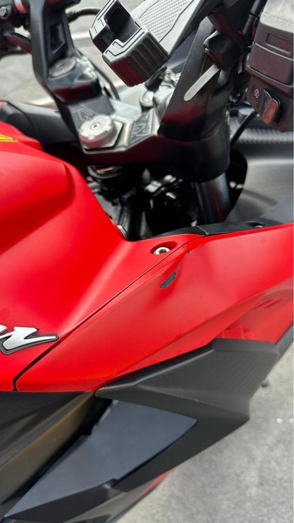 BAJAJ RS 200 - 18