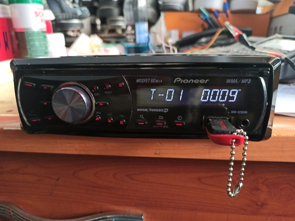 Eski seri Pioneer USB AUX RADYO CD çift anfi çıkışlı oto teyp sorunsuz - 2