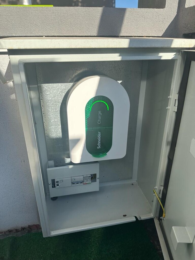 schneider Şarj İstasyonu 22kw - 2