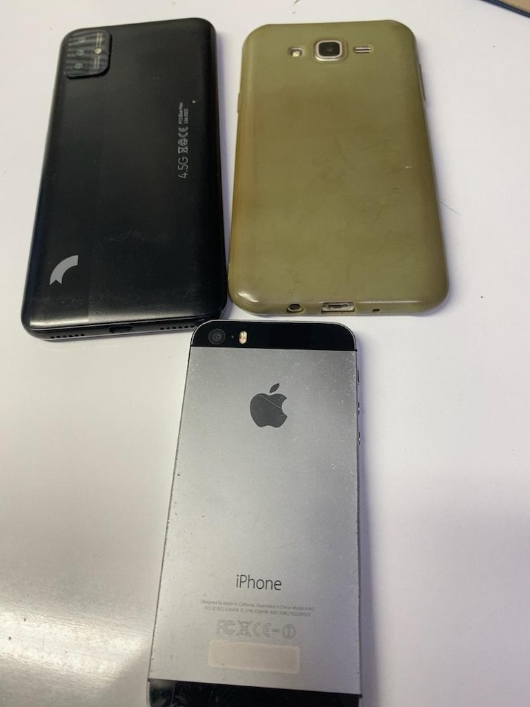 3 Tane Telefon - 2