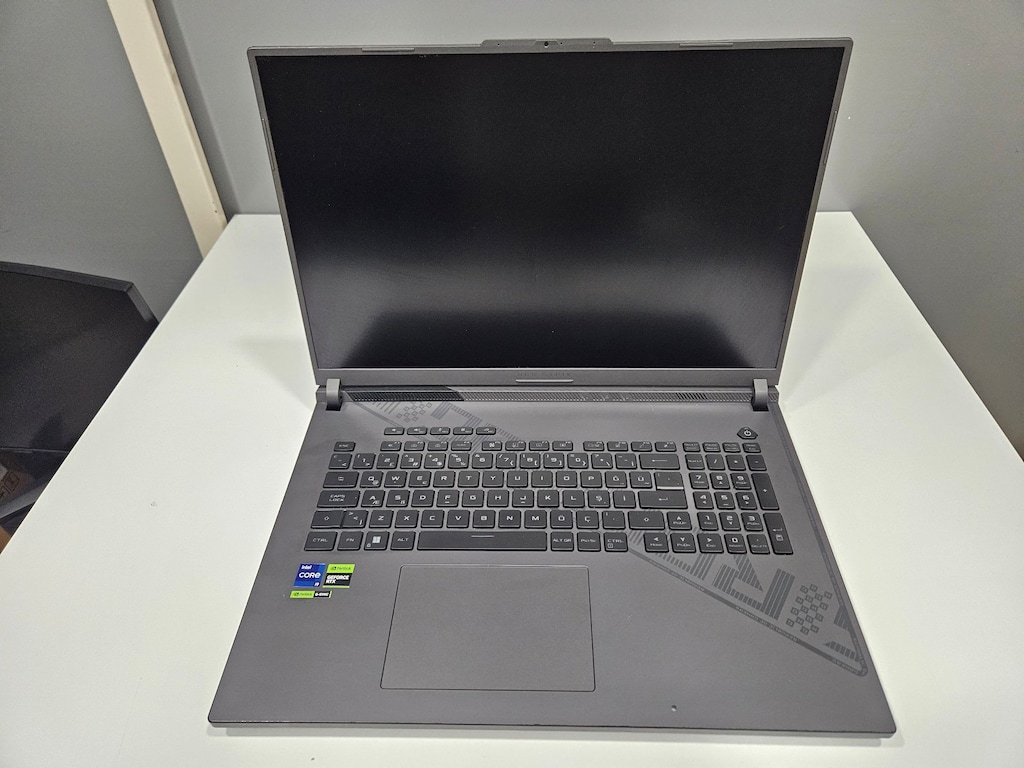 ASUS ROG STRİX + İ9 13.NESİL + 240 HZ + RTX 4080 + 1 TB SSD - 3
