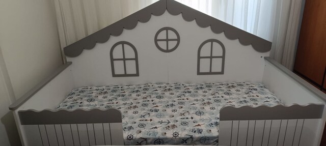 Çatılı Montessori Çocuk Karyolası