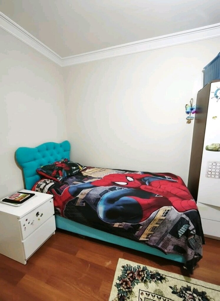 çocuk odası yatağı+dolabı+kitaplığı
