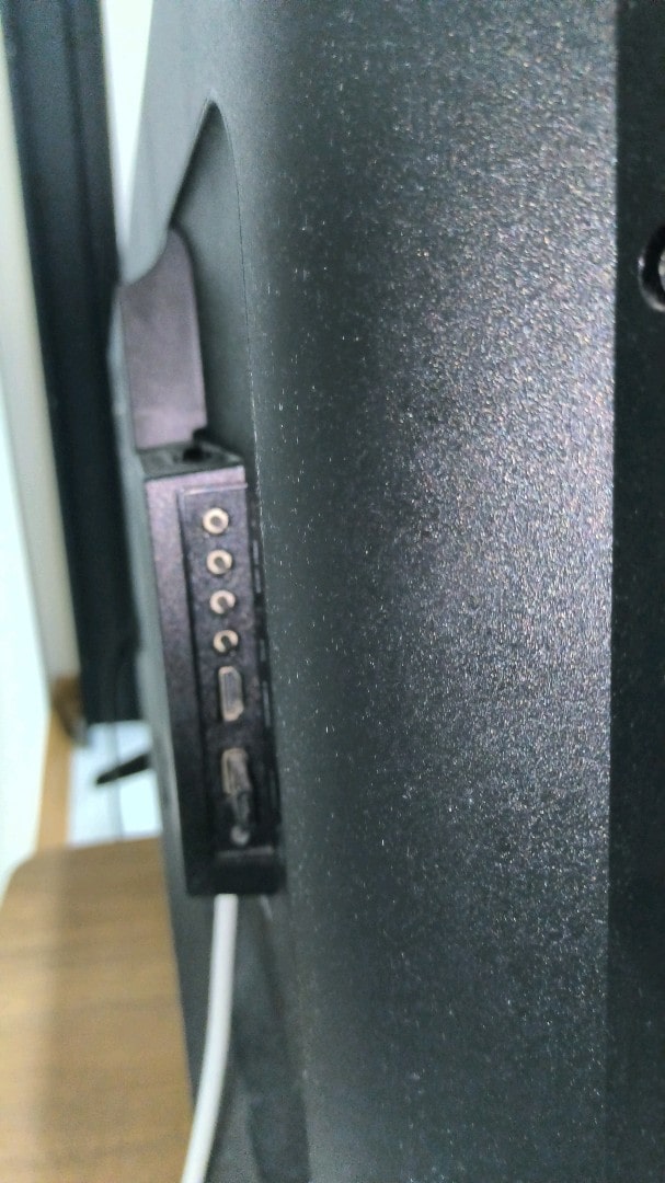 GRUNDIG SMART TV - 6