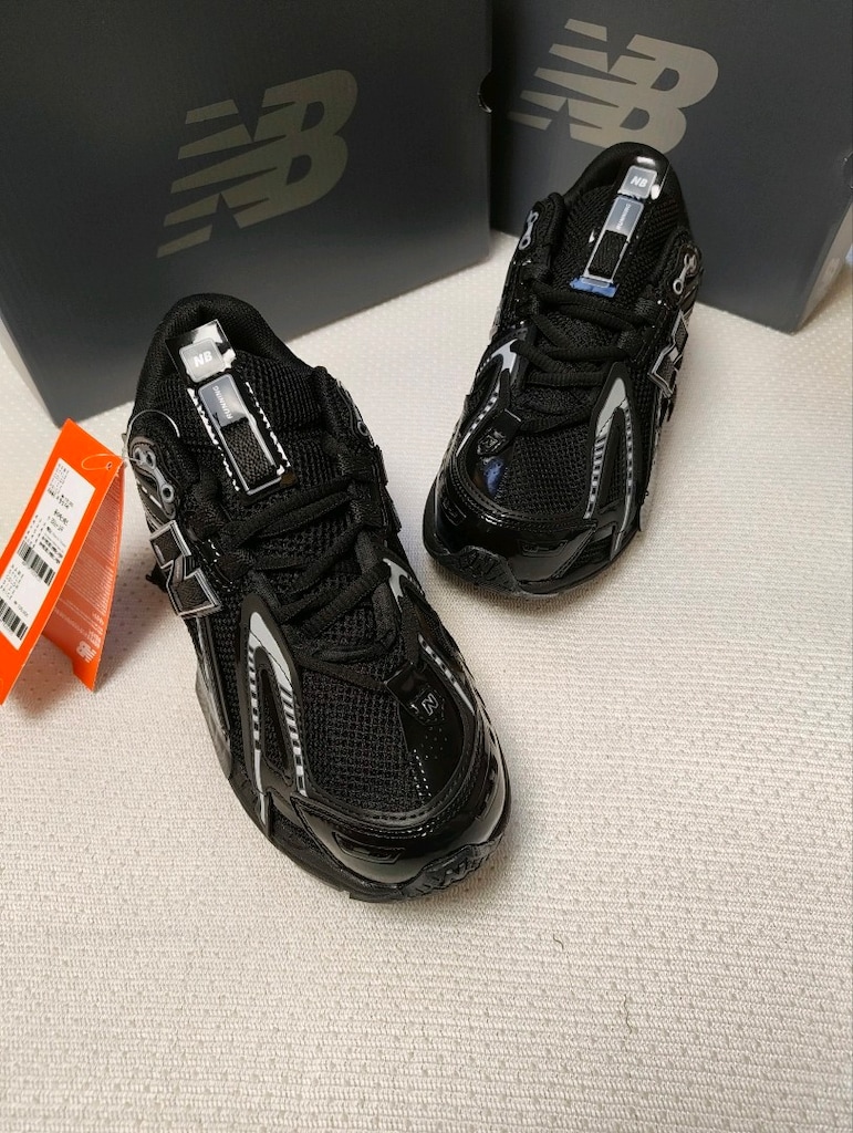 NEW BALANCE 1906A – GLOSSY BLACK - 4