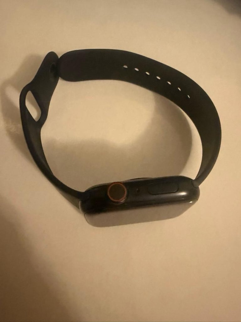 Apple Watch 8 45mm E SİM modeli - 3