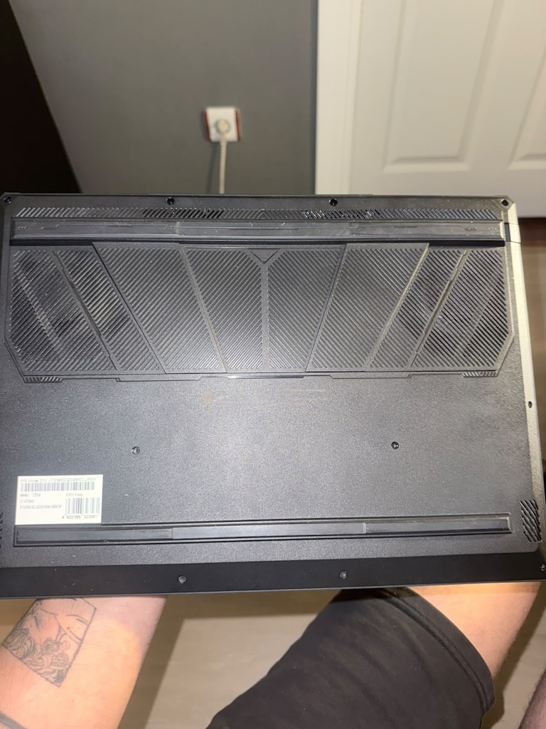 THUNDEROBOT RS i7-14700HX / RTX 5060 8GB / 16GB DDR5 / 1TB NVM - 8
