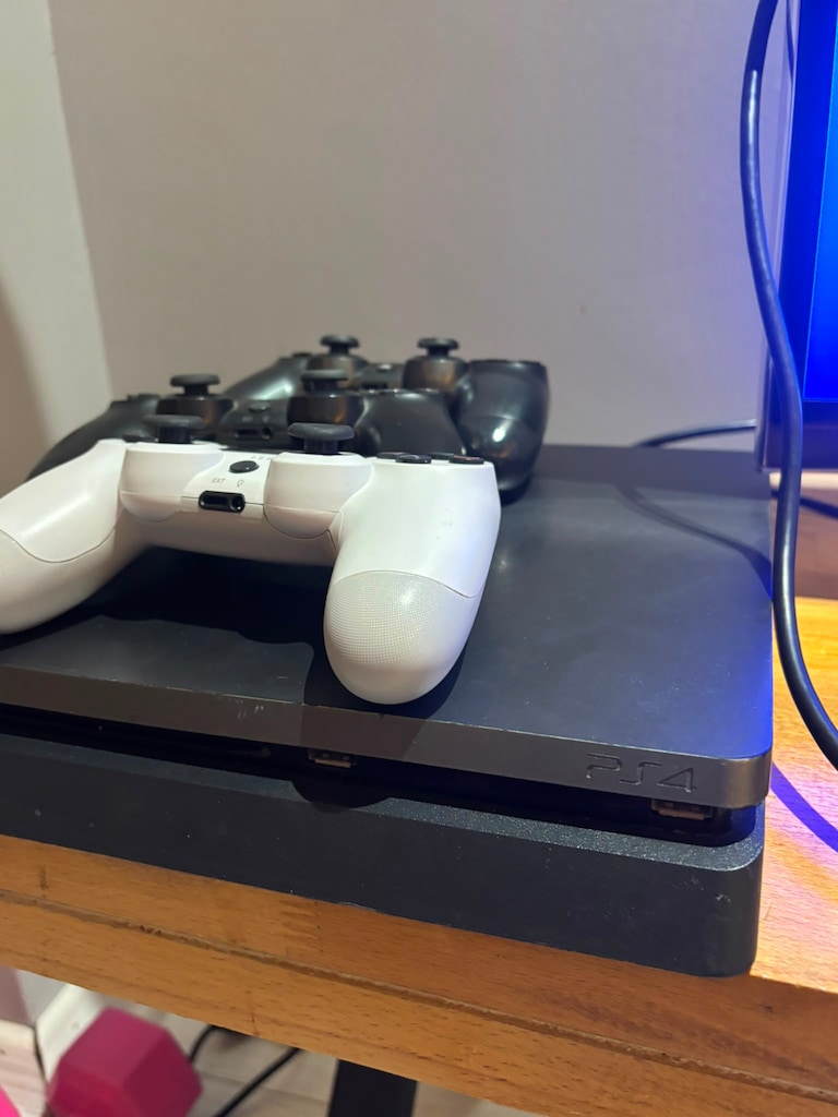 PS4 SLİM 1TB OYUNLU 3 KOL TEMİZ CİHAZ - 3
