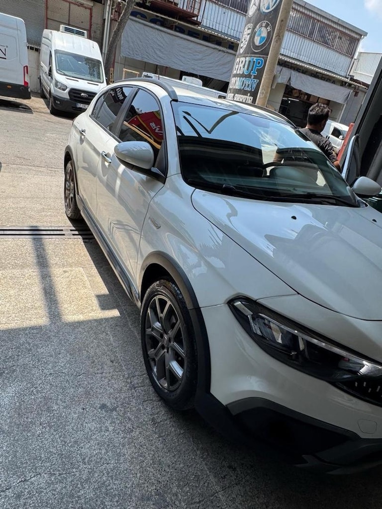 FIAT EGEA CROSS SAĞ ÖN KAPI SAĞ ÖN ÇAMURLUK - 2