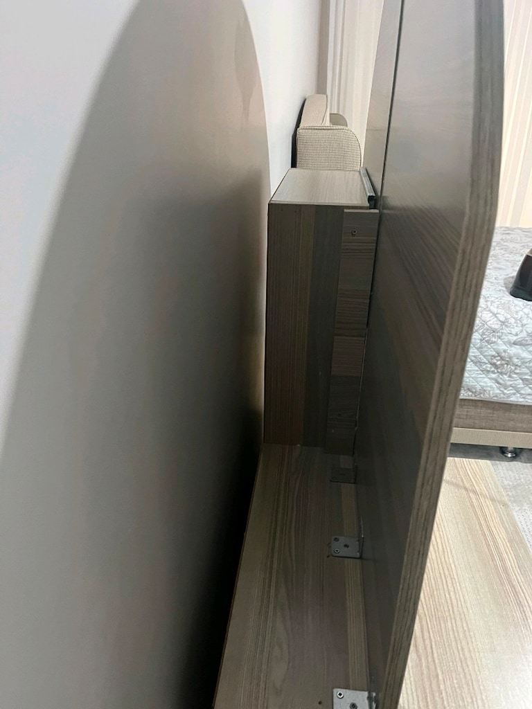 sürgülü 4 kapılı gardrop, 2 adet komodin, Aynalı 3 cekmeceli komodin - 5
