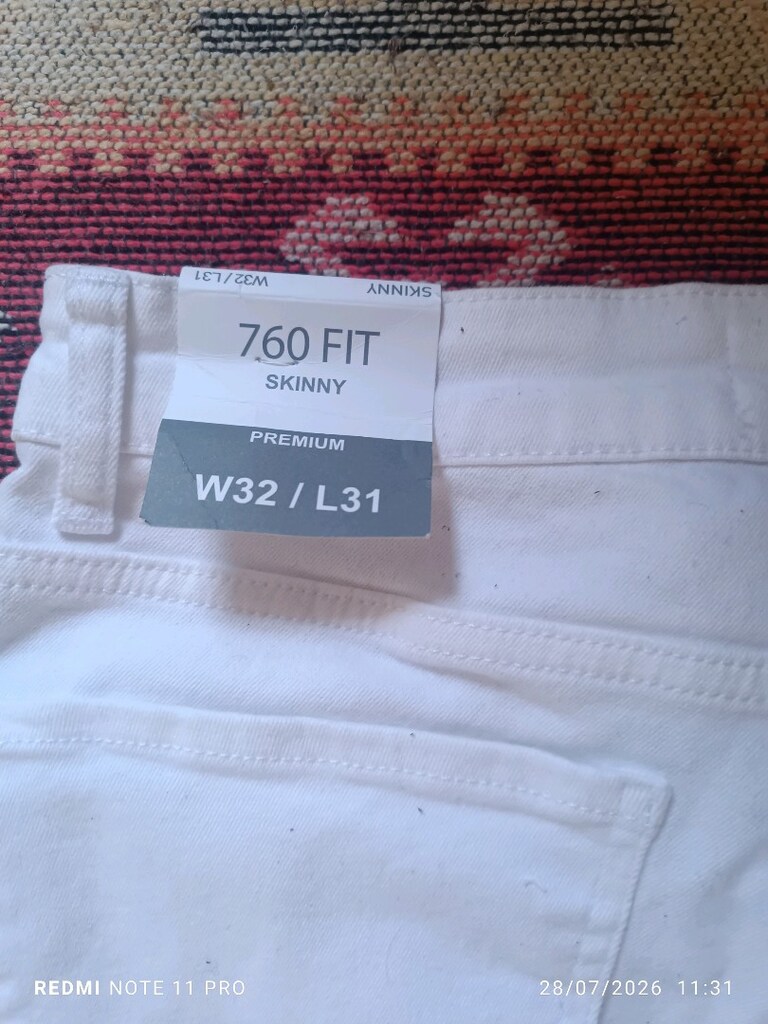 LCW marka hiç kullanılmadı...dar kalıp 32 31 beden760 fit.... - 3