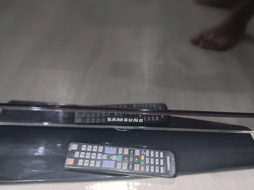 Samsung Tv - 4