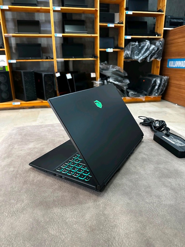 Monster Abra Intel i7 işlemci 16 GB RAM Nvidia 4 GB 512 SSD 1 TB - 5