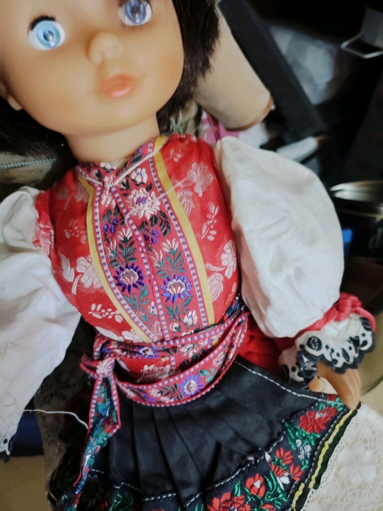 oyuncak bebek ama yöresel bir bebek oyuncak değil yani yöresel - 2