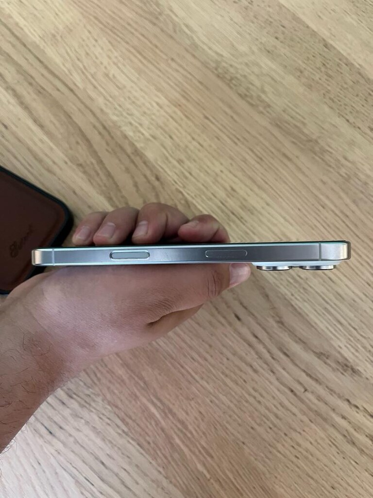 İPHONE 16 PRO TİTANYUM BEYAZ - 7