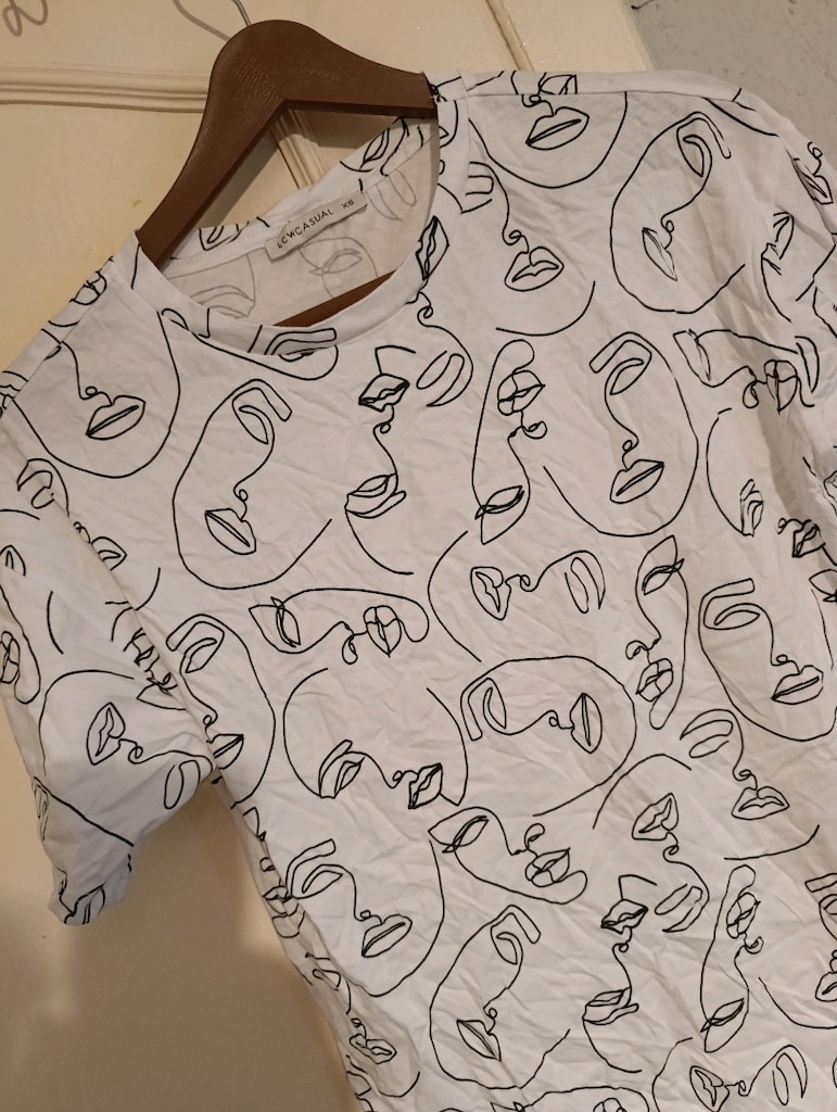 Minimalist Çizgi Desenli Beyaz Tişört (xs) - 3