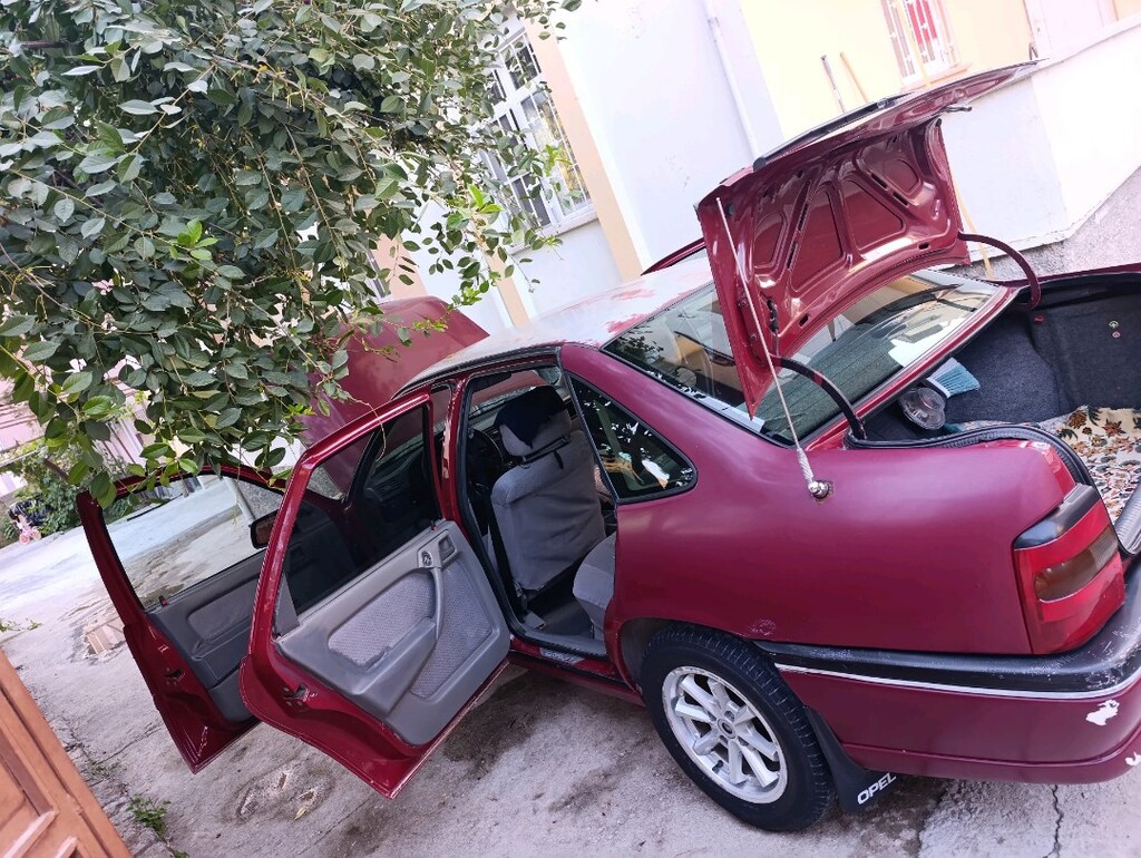 93 model Opel VectraGL A kasa 2000 - 3