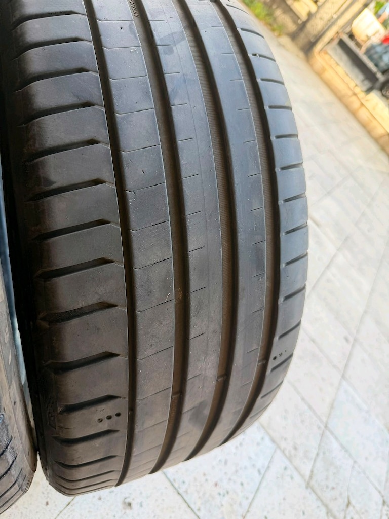 235 40 19 Michelin 2024 tarih - 9