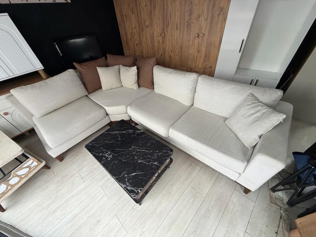 Beyaz Köşe Koltuk - 2