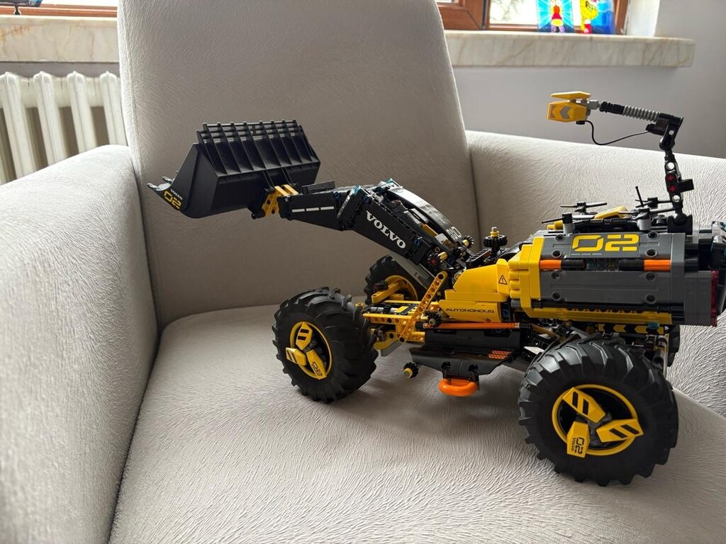 Lego Technic 42081 Volvo Concept Wheel Loader ZEUX - letgo'dan