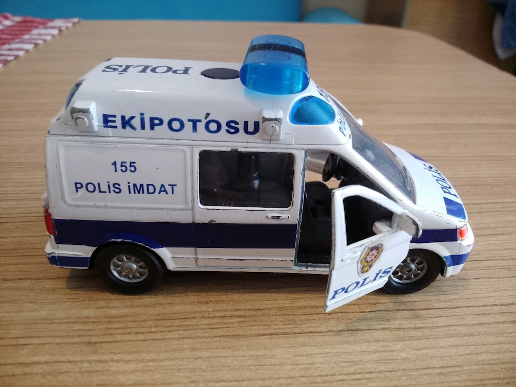 Polis Ekip Otosu ( metal) - 2