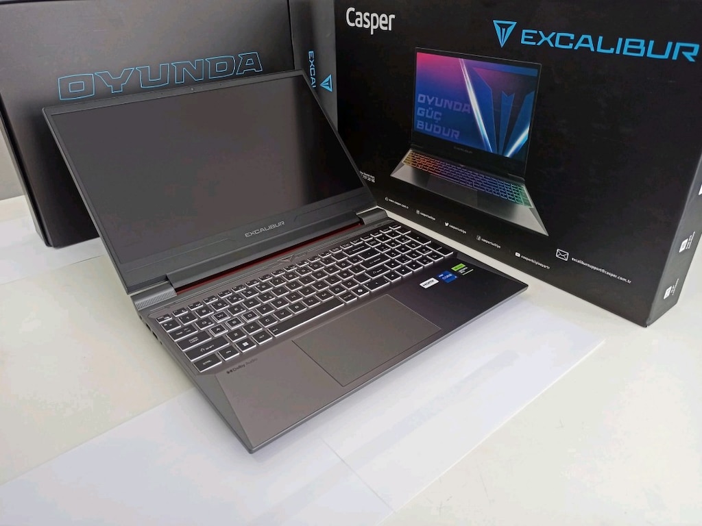 Casper Excalibur i7 G870 RTX5050 - 2
