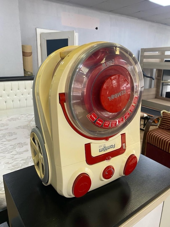 FANTOM MARKA TOZ TORBASIZ 2400 w ELEKTRİKLİ SÜPÜRGE - 2