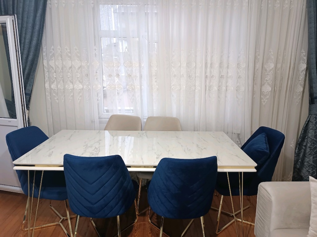 2 adet 3 lü koltuk ve 6 kişilik yemek masası - 4