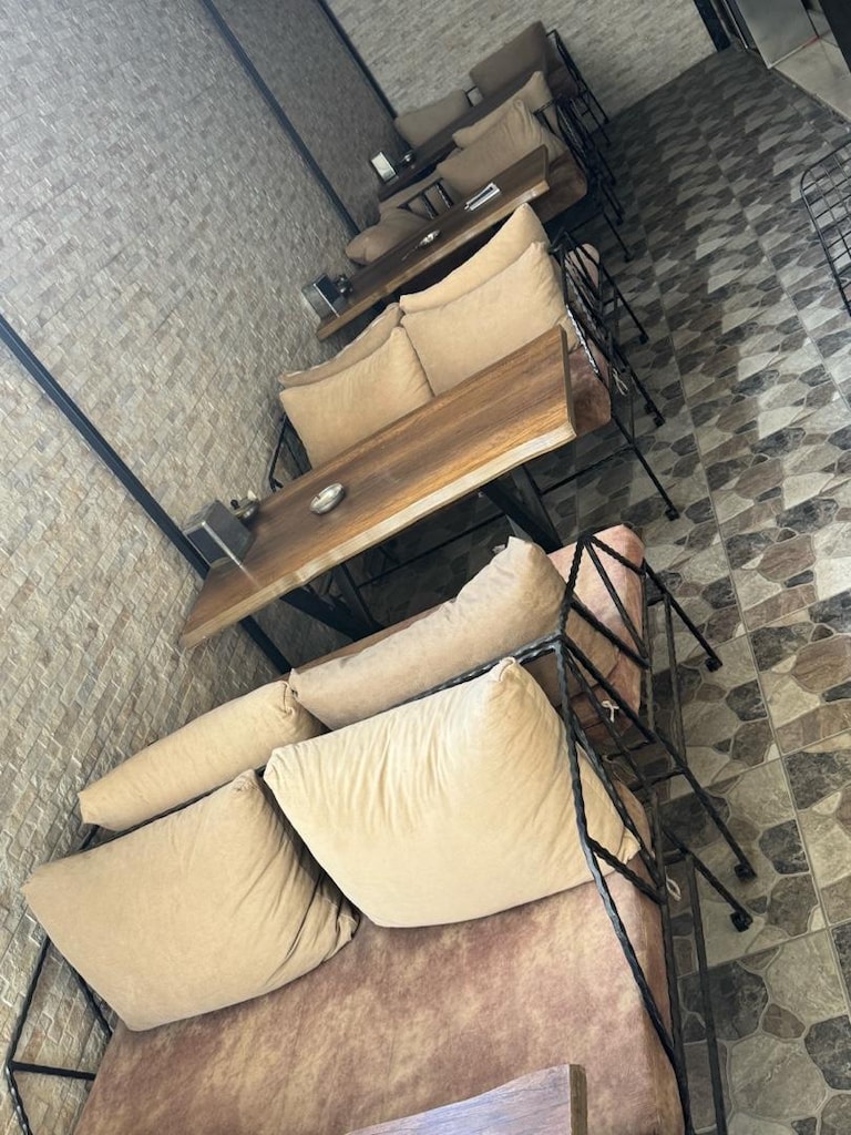 MASA VE SANDALYE - 2