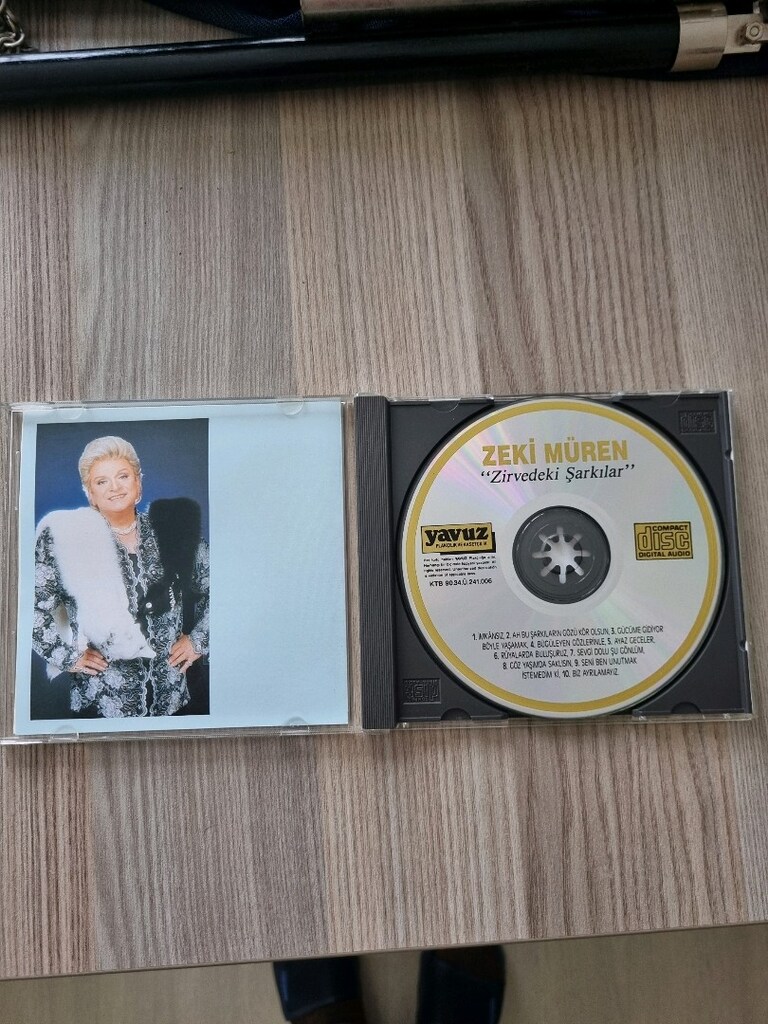 90 lar ZEKİ MÜREN CD ZİRVEDEKİ ŞARKILAR DÖNEM MÜZİK CD - 5