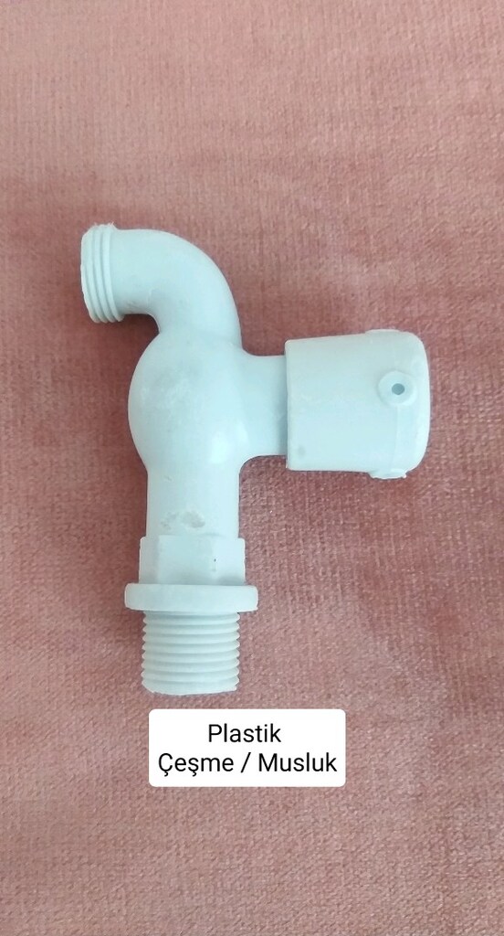 Plastik Çeşme / Musluk. Sorunsuz Çalışıyor. - 2
