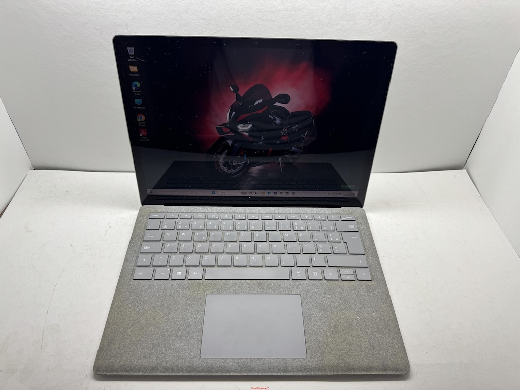 SURFACE İ5 7. NESİL 8 GB RAM 256 NVME DOKUNMATİK - 2
