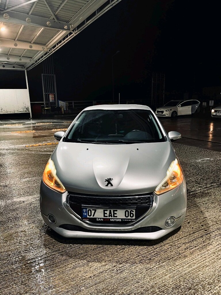 Peugeot 208 1.4 HDI 2012 - 4
