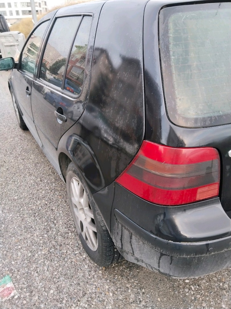 Volkswagen Golf - 2