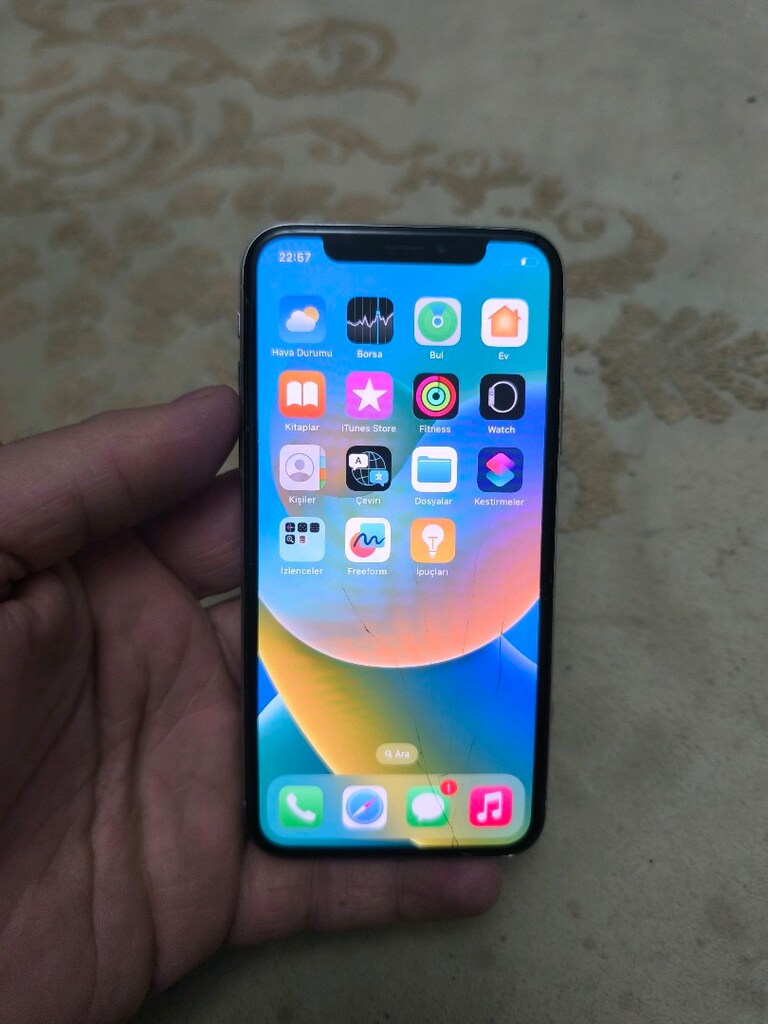 iPhone x 64 GB tertemiz sadece dış cam çatlak değişensiz - 2