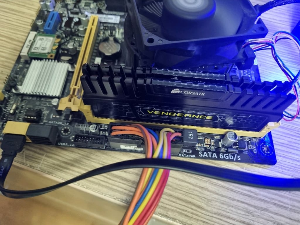 SATILIK ASUS H81 ANAKART İ5 4460 işlemci 8 gb ddr3 rem - 3