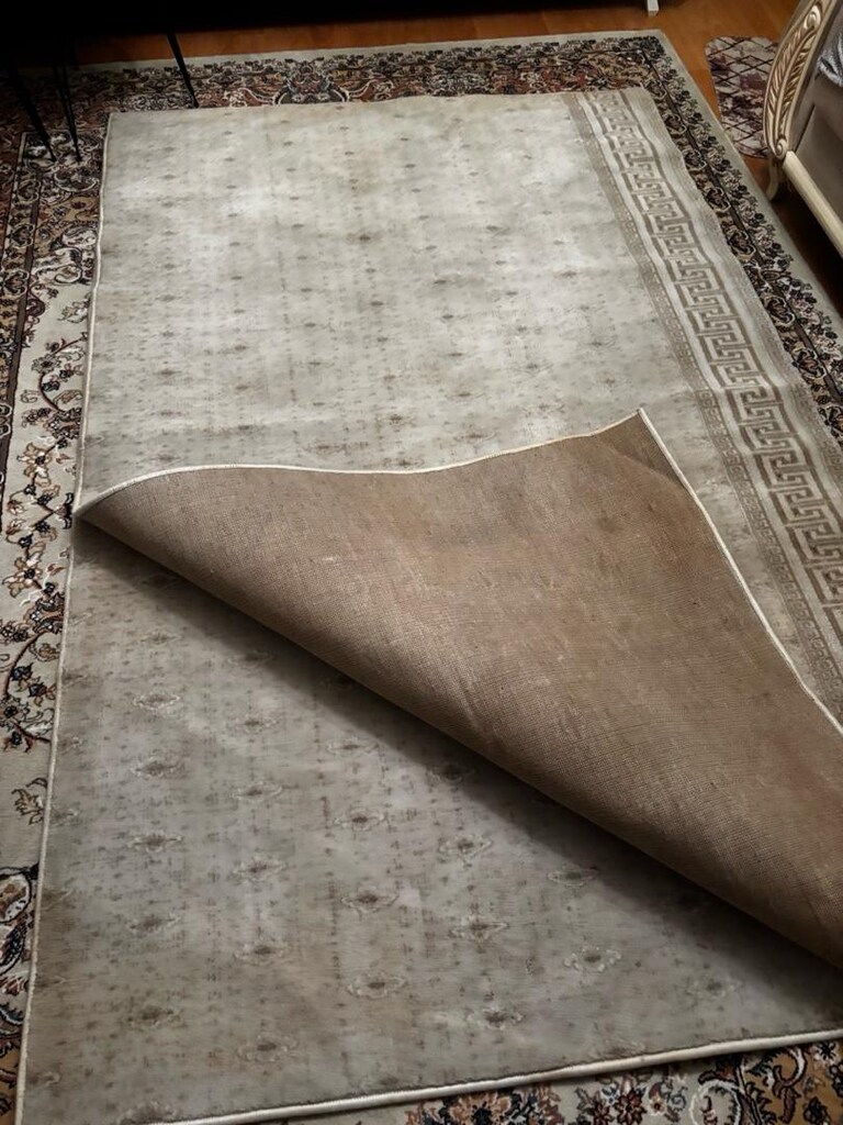 iki adet kaliteli halıların ölcüsü boy 2,30 en 1,30 öbürü 2metre 130 - 8