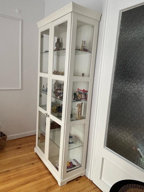 ikea vitrin