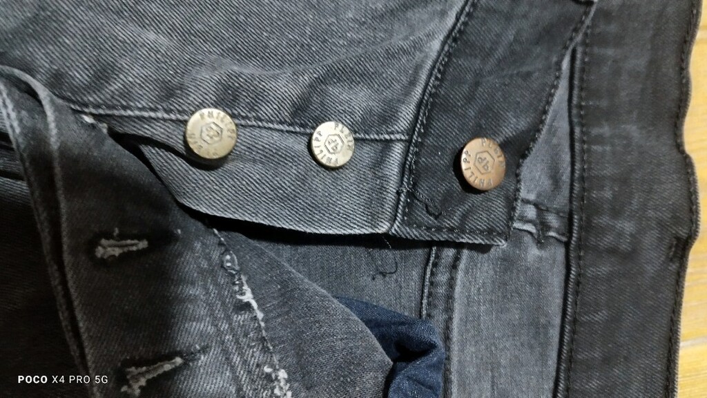 #Philip Plein likralı jeans pantolon..Eni çekilince 49  Boyu 105 - 8