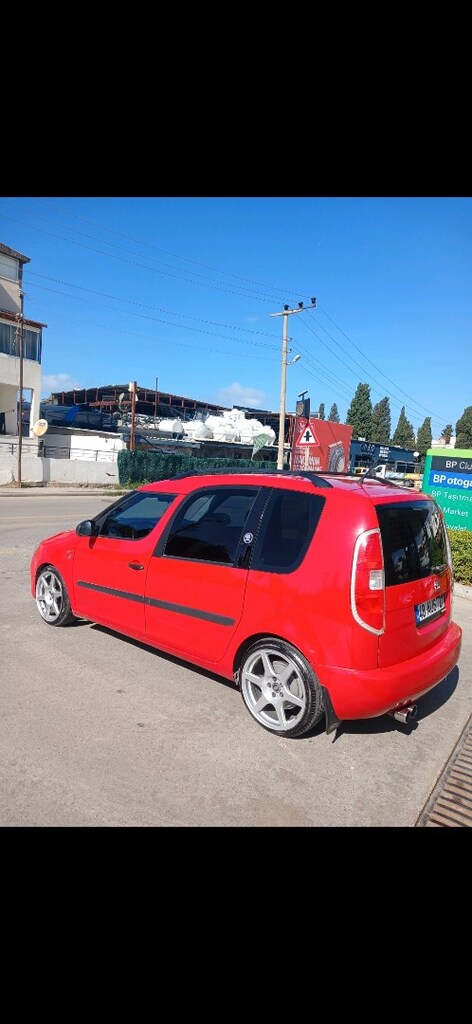 DİKKAT ÇEKMEK İSTEYENE 1.6 TDI ROOMSTER - 8