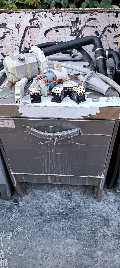Sanayi tipi bjlaşık makinasının yedek parçalarıdır. - 2