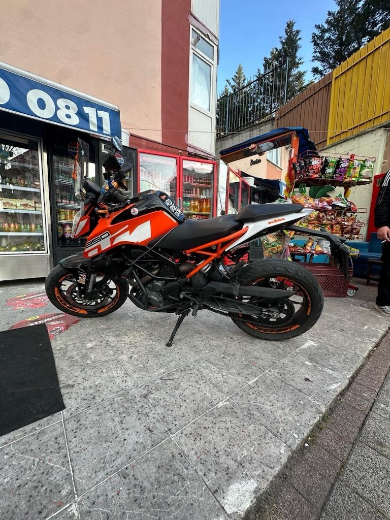Ktm düke - 2