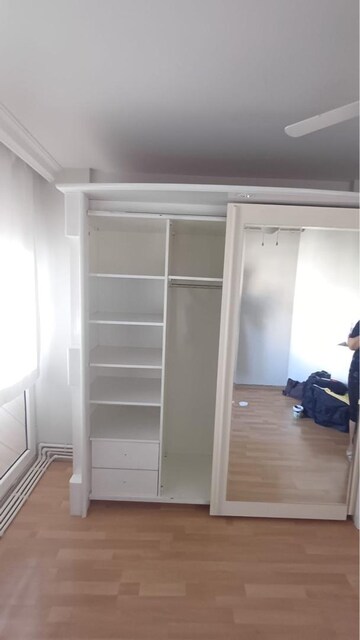 Acil satılık Gardrop