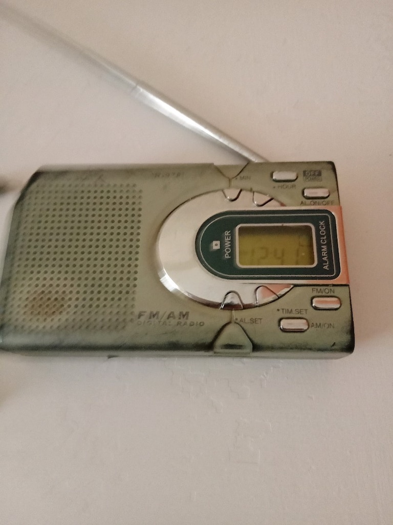 El radyosu FM -AM frekans bandı ikinci el - 2
