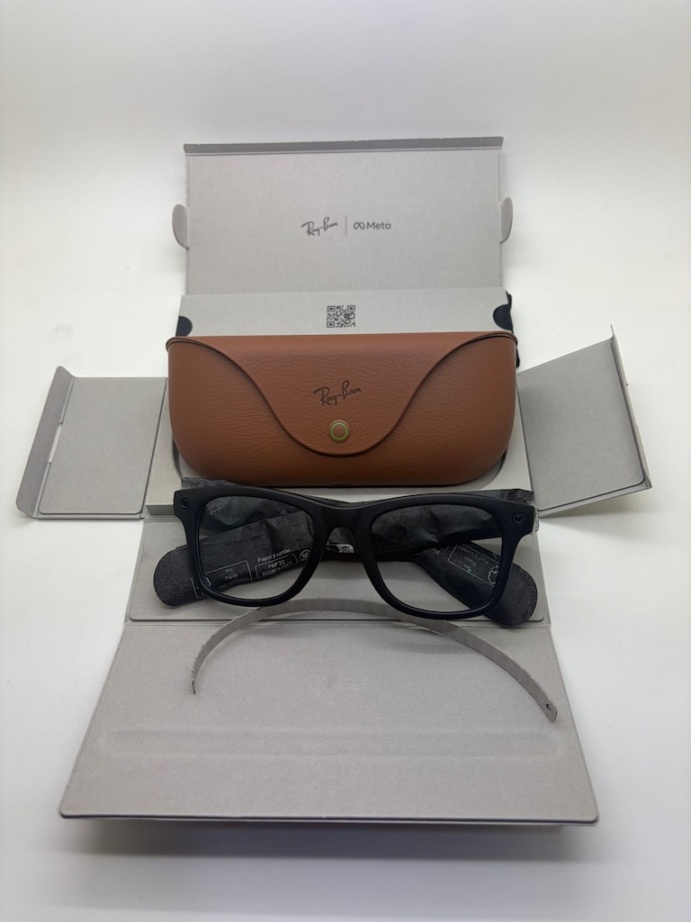 Ray-Ban Gen 3 Wayfarer RW4011 Matte Black / Green Transitions - 2