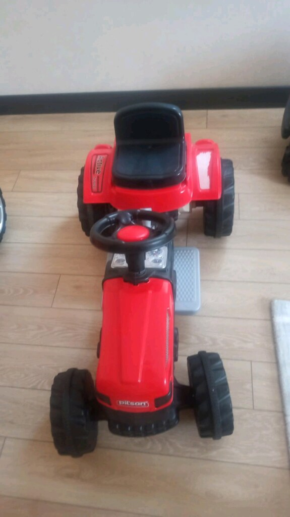 Oyuncak traktör - 2