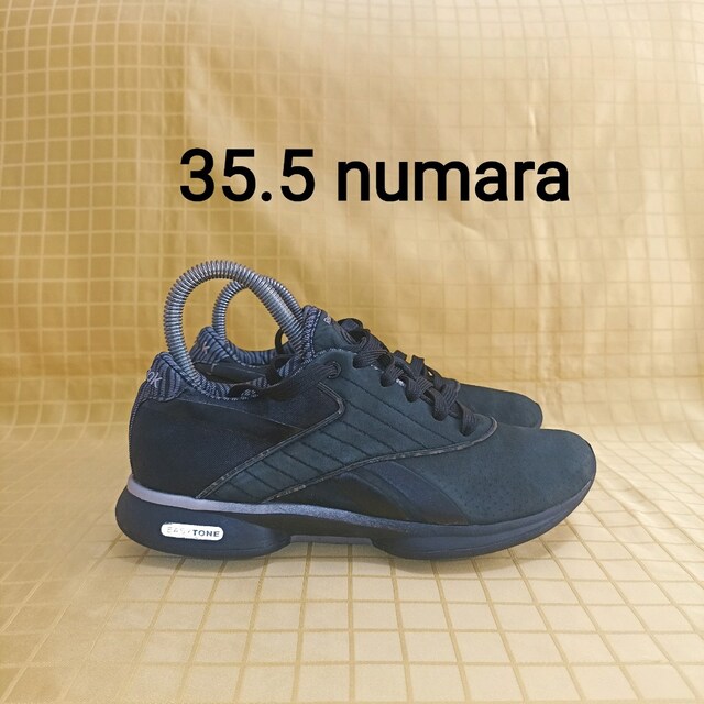 35.5 numara orjinal REEBOK marka spor ayakkabı.