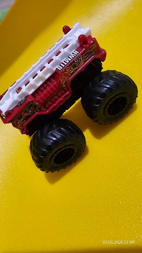 Monster Trucks - 7